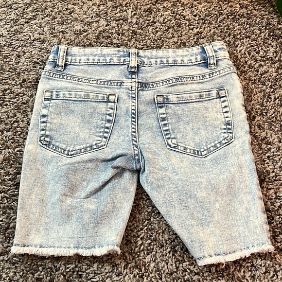 Bermuda shorts - Picture 10 of 16